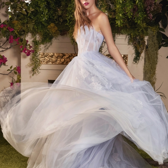 Formal dress - Picture 4 of 8